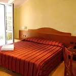 Baia Blu Отель Алассио
